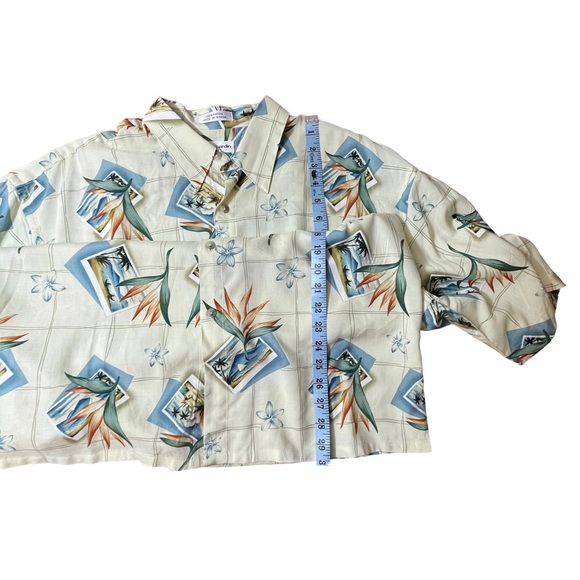 Pierre Cardin Hawaiian button up rayon shirt size large cream and blue print - Picture 10 of 11